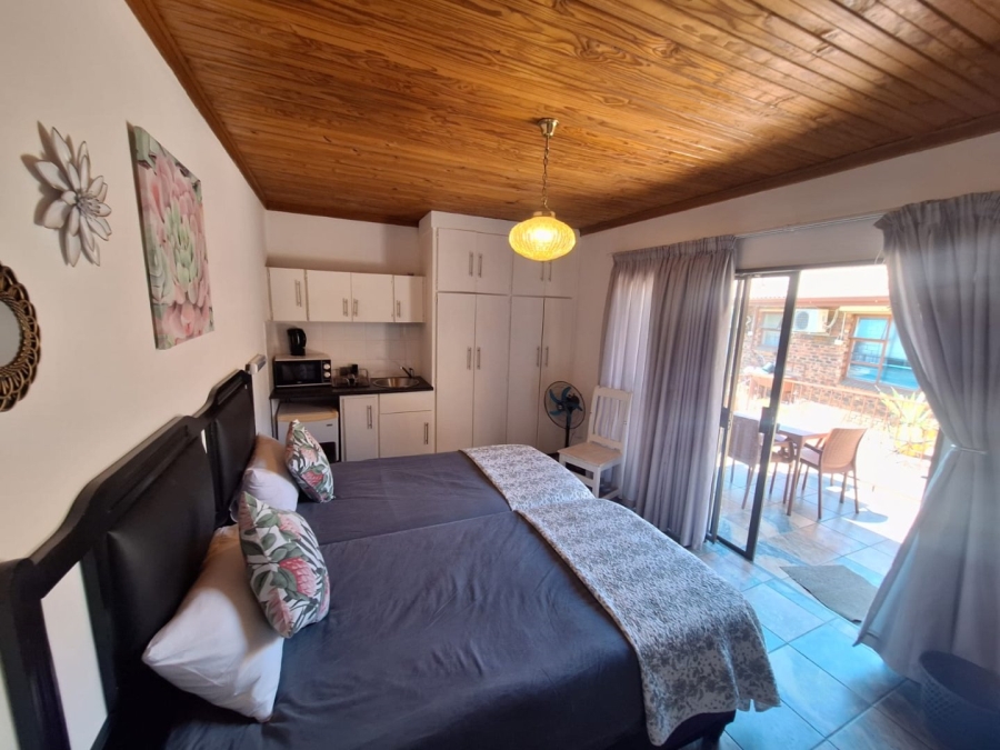12 Bedroom Property for Sale in Pellissier Free State